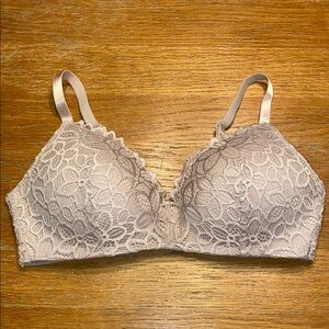 Cream Lace Full-Coverage Bra with Molded Cups